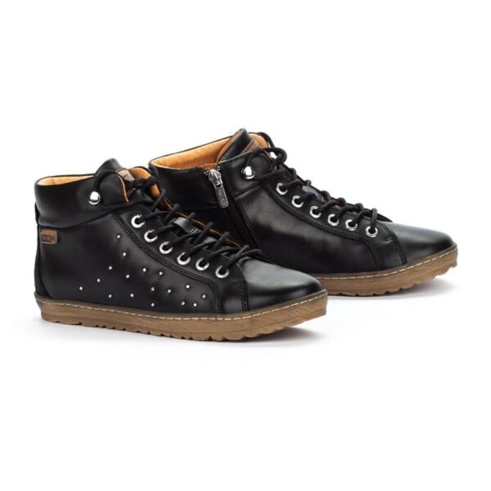 PIKOLINOS LAGOS Sports boots with studs Size 40, 9.5